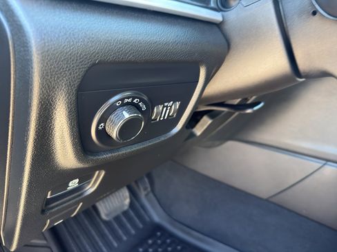 Used 2024 Jeep Grand Cherokee L Altitude AWD/4WD image 13