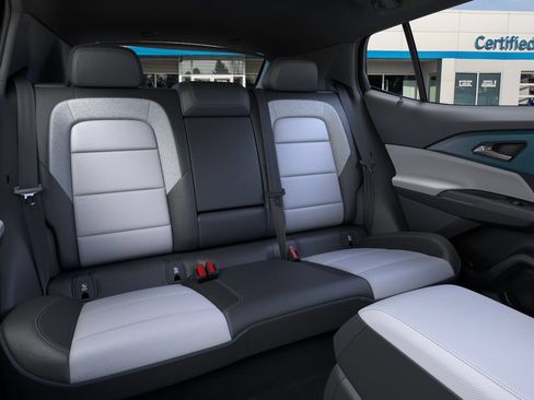 New 2026 Chevrolet Equinox EV LT w/ Convenience Package II AWD/4WD image 21