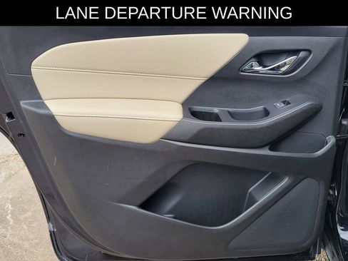 Used 2022 Chevrolet Traverse LS FWD image 13