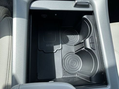 Used 2024 Hyundai Palisade Limited image 17