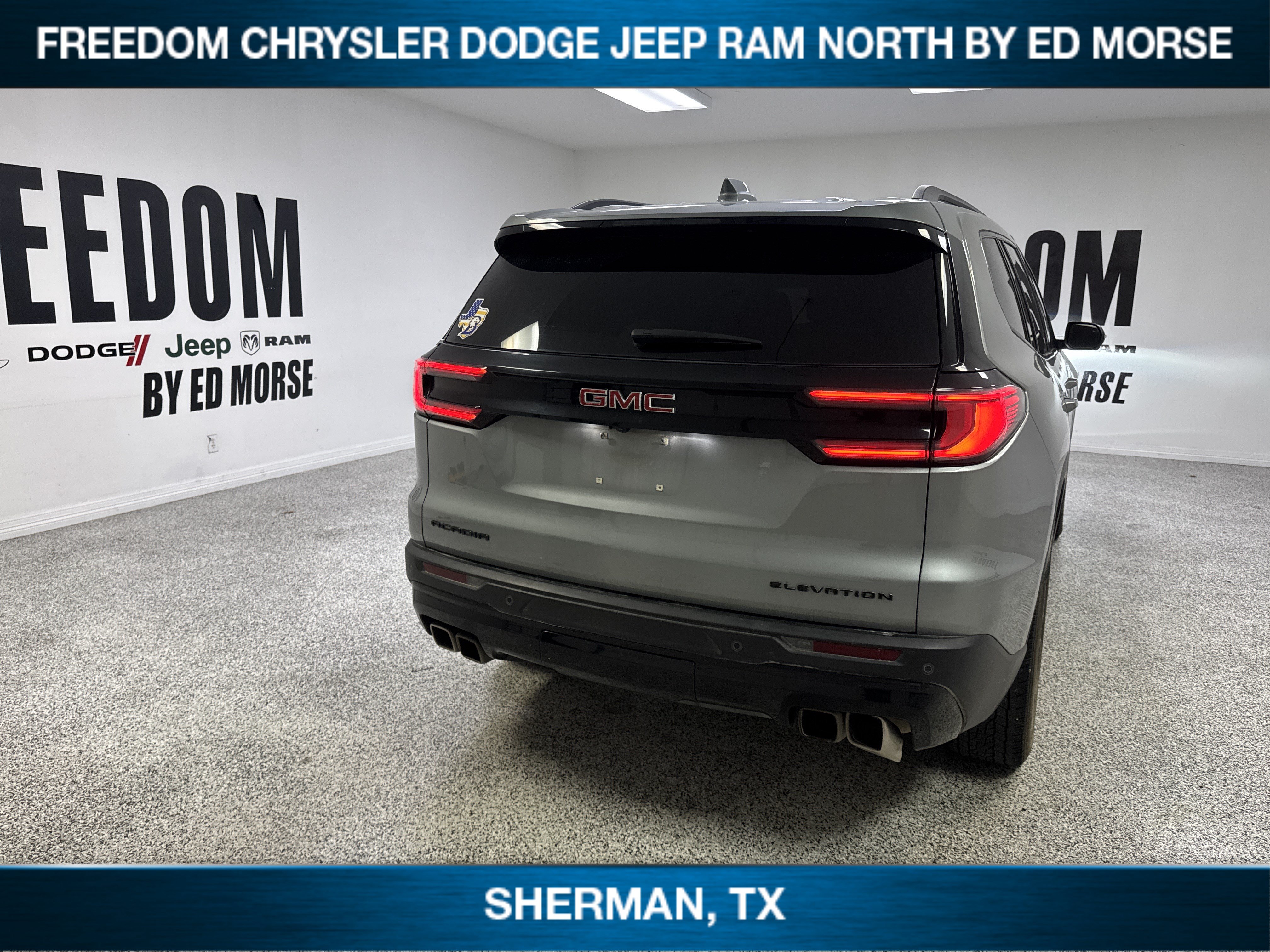 Used 2024 GMC Acadia Elevation w/ Black Edition FWD image 5