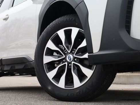 Certified 2025 Subaru Outback Limited image 3