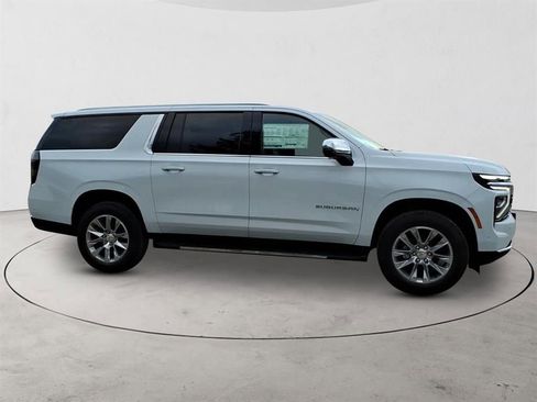 New 2026 Chevrolet Suburban Premier image 4