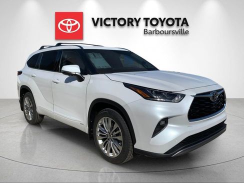 New 2026 Toyota Highlander Platinum AWD/4WD image 5