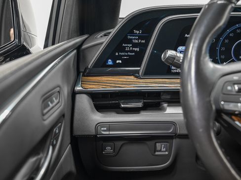 Used 2023 Cadillac Escalade ESV Luxury RWD image 18