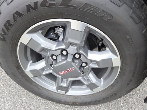 New 2026 GMC Sierra 2500 SLT w/ SLT Premium Package image 15