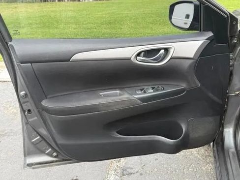 Used 2015 Nissan Sentra SV FWD image 7