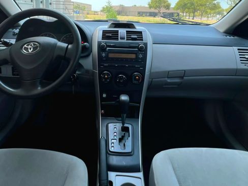 Used 2013 Toyota Corolla L FWD image 22