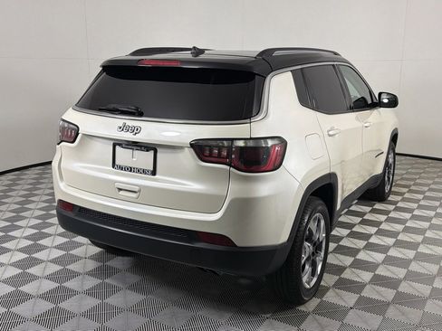Used 2017 Jeep Compass Limited w/ Navigation Group AWD/4WD image 5
