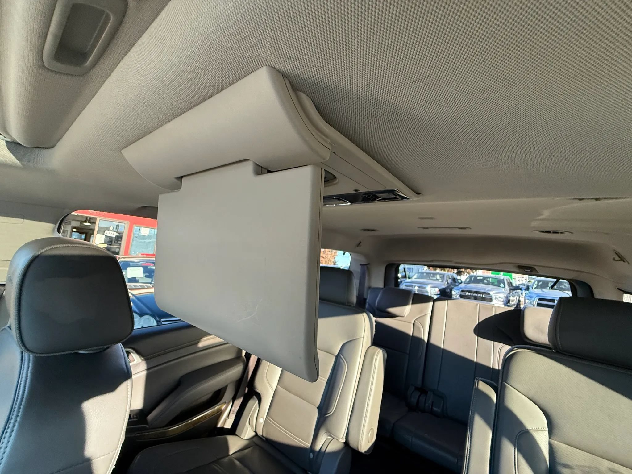 Used 2017 GMC Yukon Denali w/ Open Road Package AWD/4WD image 14