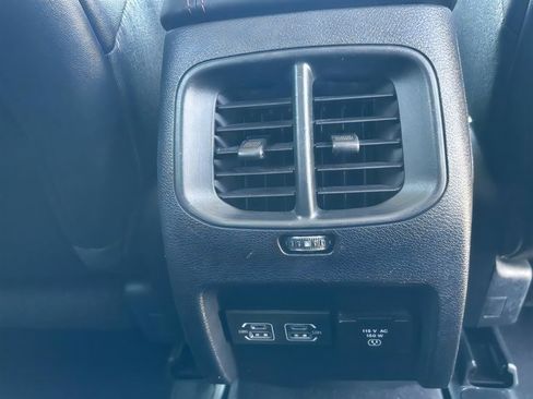 Used 2022 Jeep Cherokee Trailhawk w/ Comfort/Convenience Group AWD/4WD image 31
