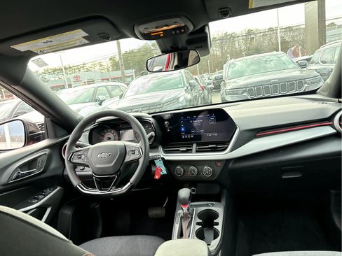 Certified 2024 Chevrolet Trax RS w/ Driver Confidence Package image 27