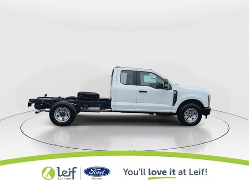 Used 2024 Ford F350 XL image 9