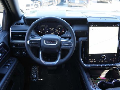 Used 2025 GMC Yukon Elevation image 28