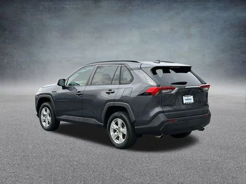 Used 2019 Toyota RAV4 XLE image 7