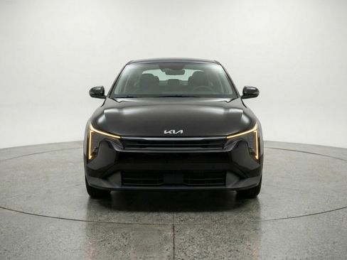 Used 2025 Kia K4 FWD image 2