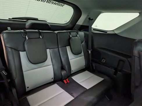 Certified 2022 Ford Explorer XLT w/ Equipment Group 202A image 38