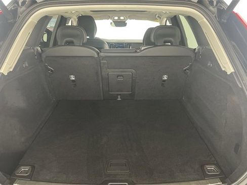 Used 2023 Volvo XC60 B5 Plus image 44