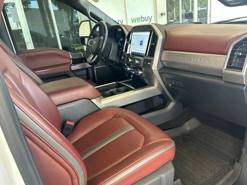 Used 2022 Ford F350 Platinum w/ FX4 Off-Road Package AWD/4WD image 29