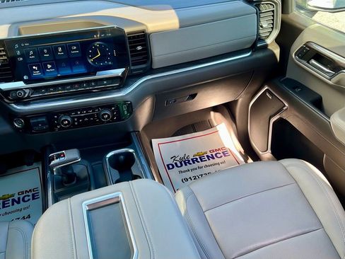 Used 2022 Chevrolet Silverado 1500 LTZ w/ LTZ Premium Package image 20