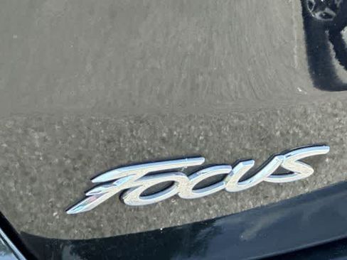 Used 2018 Ford Focus SE FWD image 25