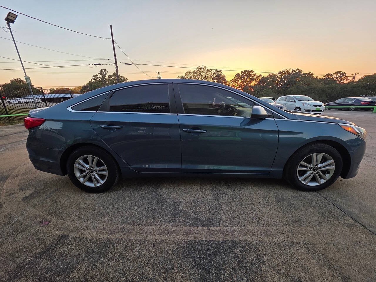 Used 2017 Hyundai Sonata SE FWD image 13