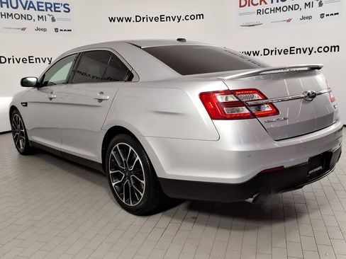 Used 2018 Ford Taurus SHO image 6