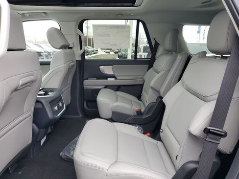 New 2026 Ford Expedition Active image 30