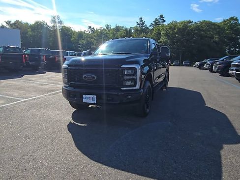 Certified 2025 Ford F250 XLT w/ Black Appearance Package AWD/4WD image 15