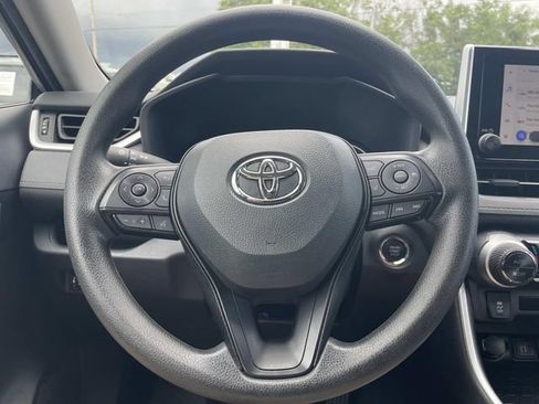 Used 2025 Toyota RAV4 XLE AWD/4WD image 21