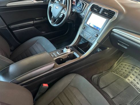 Used 2020 Ford Fusion SE FWD image 20