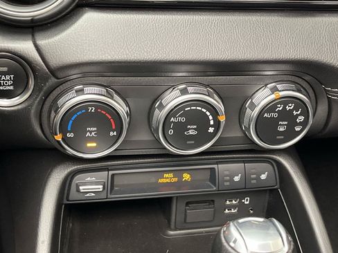 Used 2021 MAZDA MX-5 Miata RF Grand Touring RWD image 17