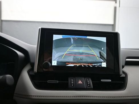 Used 2025 Toyota RAV4 XLE Premium FWD image 20