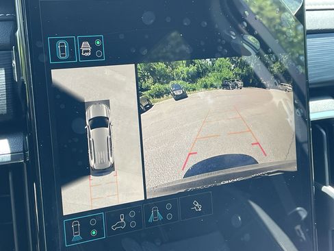 New 2025 GMC Acadia Elevation image 25