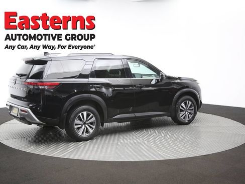 Used 2022 Nissan Pathfinder SL AWD/4WD image 41