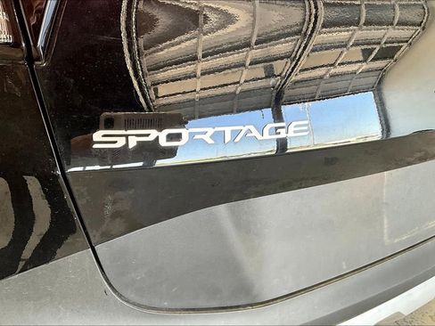 Used 2025 Kia Sportage EX FWD image 37