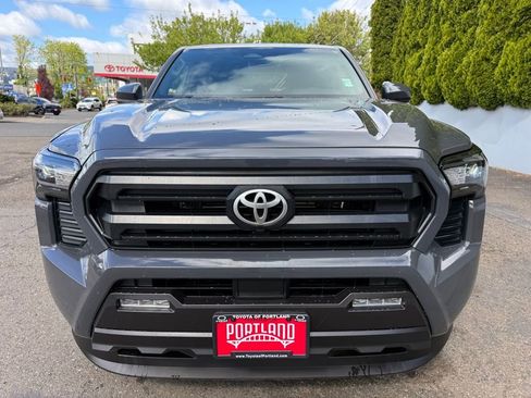 Used 2025 Toyota Tacoma SR5 image 3