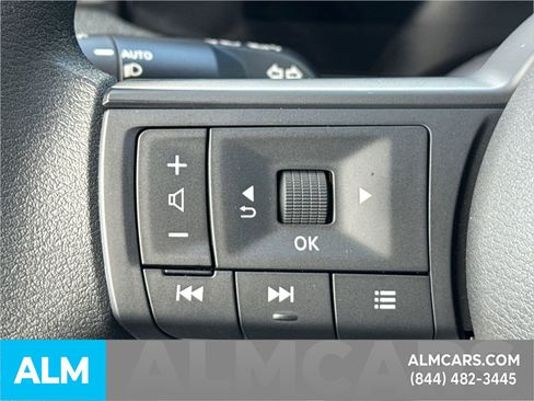 Used 2025 Nissan Kicks SV image 28