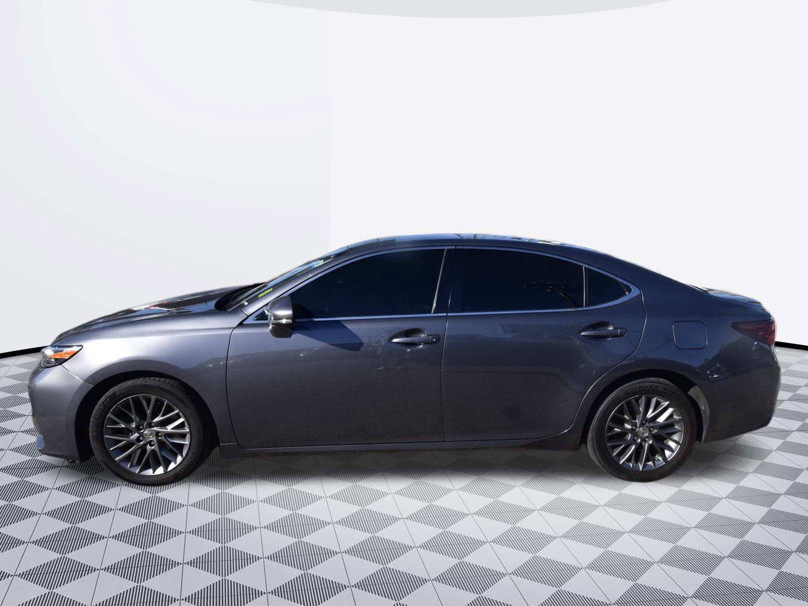 Used 2018 Lexus ES 350 w/ Navigation System Package FWD image 4