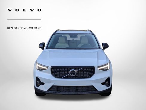 New 2026 Volvo XC40 B5 Plus w/ Climate Package image 9