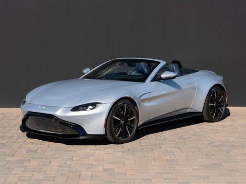 Used 2023 Aston Martin V8 Vantage Roadster RWD image 28