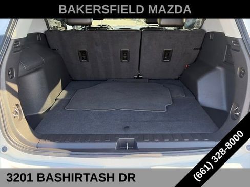 Used 2024 GMC Terrain SLT FWD image 17