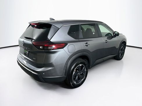 Used 2025 Nissan Rogue SV AWD/4WD image 9