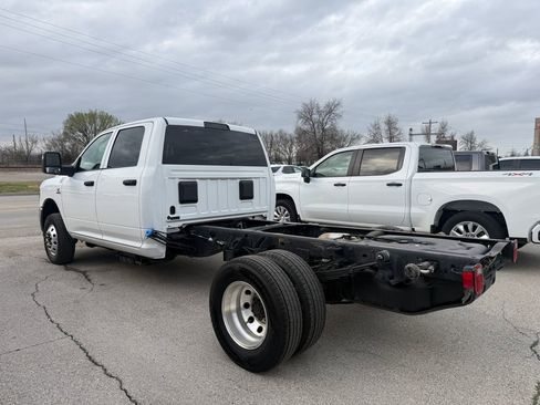 Used 2025 RAM 3500 Tradesman w/ Chrome Appearance Group RWD image 15