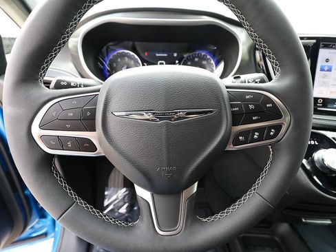 New 2026 Chrysler Pacifica Select FWD image 13
