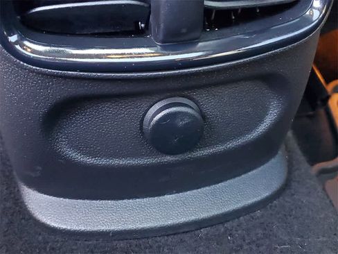 Used 2017 MINI Cooper Clubman S image 12