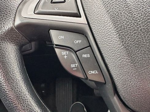 Used 2018 Ford Fusion SE FWD image 23