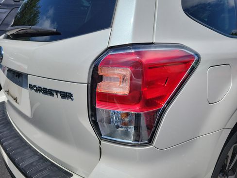 Used 2018 Subaru Forester 2.5i Premium w/ All-Weather Package AWD/4WD image 10