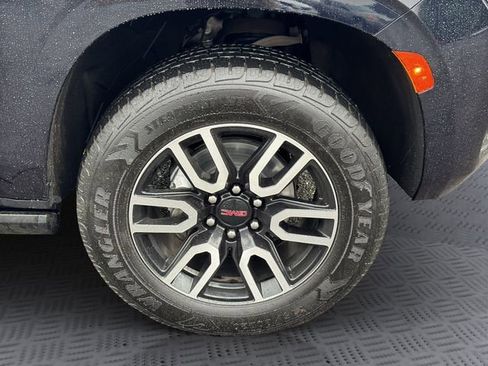 Certified 2022 GMC Yukon XL AT4 w/ AT4 Premium Package AWD/4WD image 29