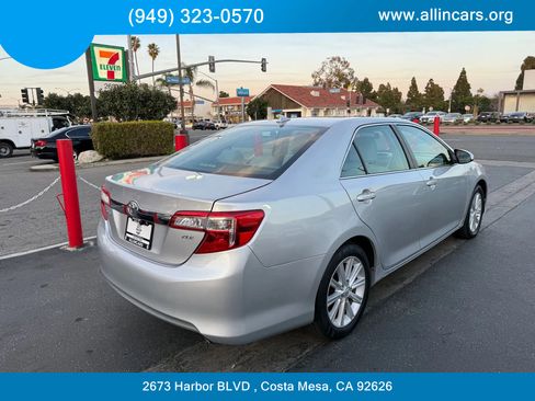 Used 2014 Toyota Camry XLE image 4
